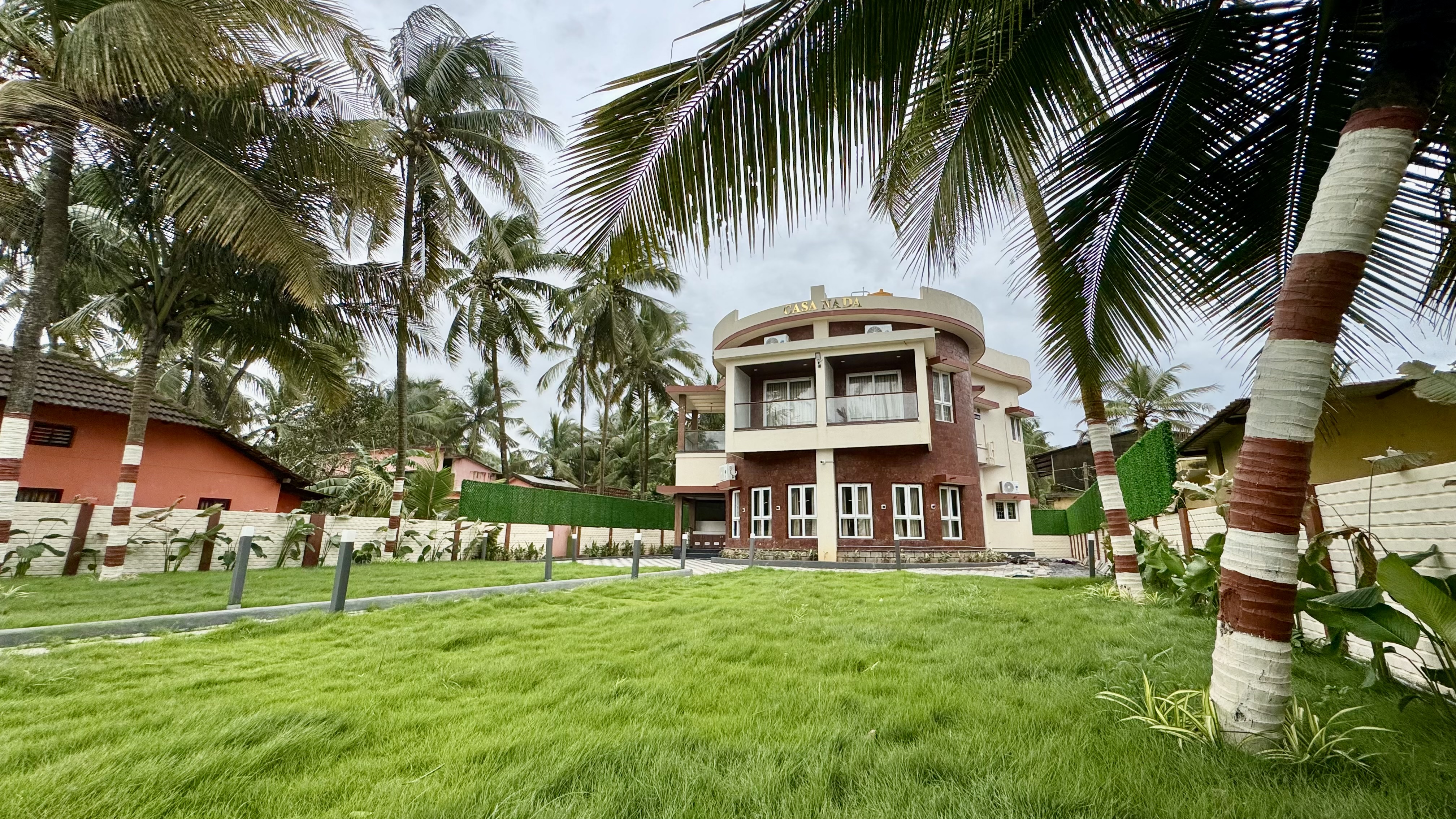 CASANADA Beachfront Villa surrounded by coconut palms